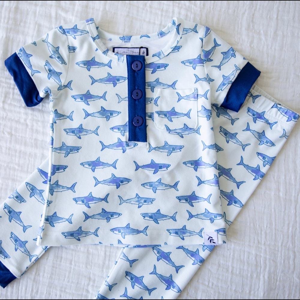 SweetHoney Sharks Lounge Pajama Set Size 2T NWT
